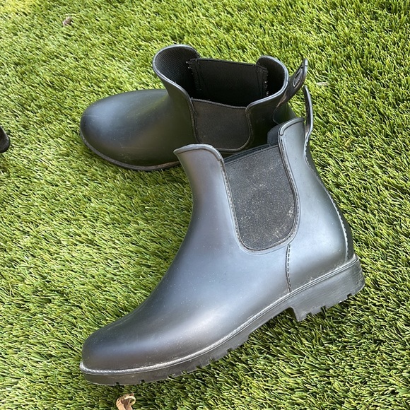 Ankle Rain Booties - Picture 3 of 10